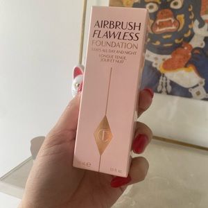 COPY - Charlotte Tilbury
AIRBRUSH FLAWLESS FOUNDATION shade 5 neutral